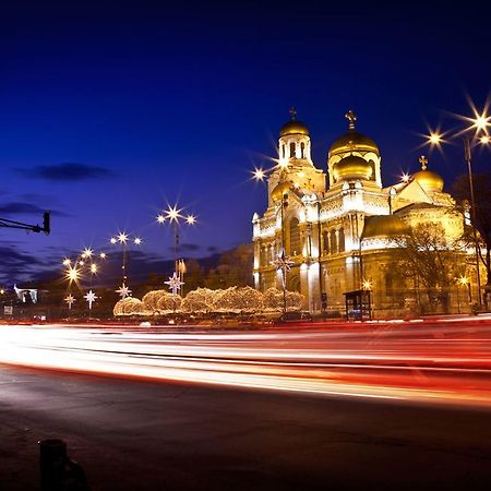 Cathedral Guesthouse Varna Exterior photo
